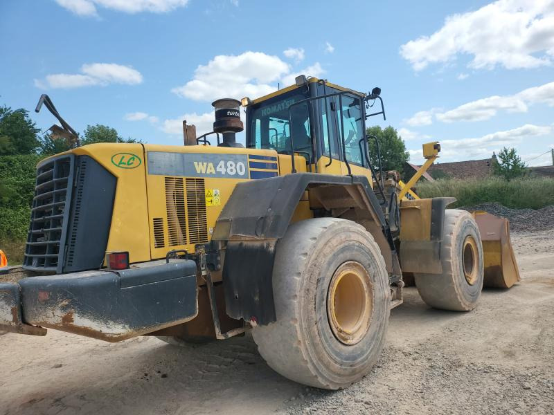 Komatsu WA480-6 - Gumikerekes homlokrakodó: 5 kép. Komatsu WA480-6 - Gumikerekes homlokrakodó: 5 kép.