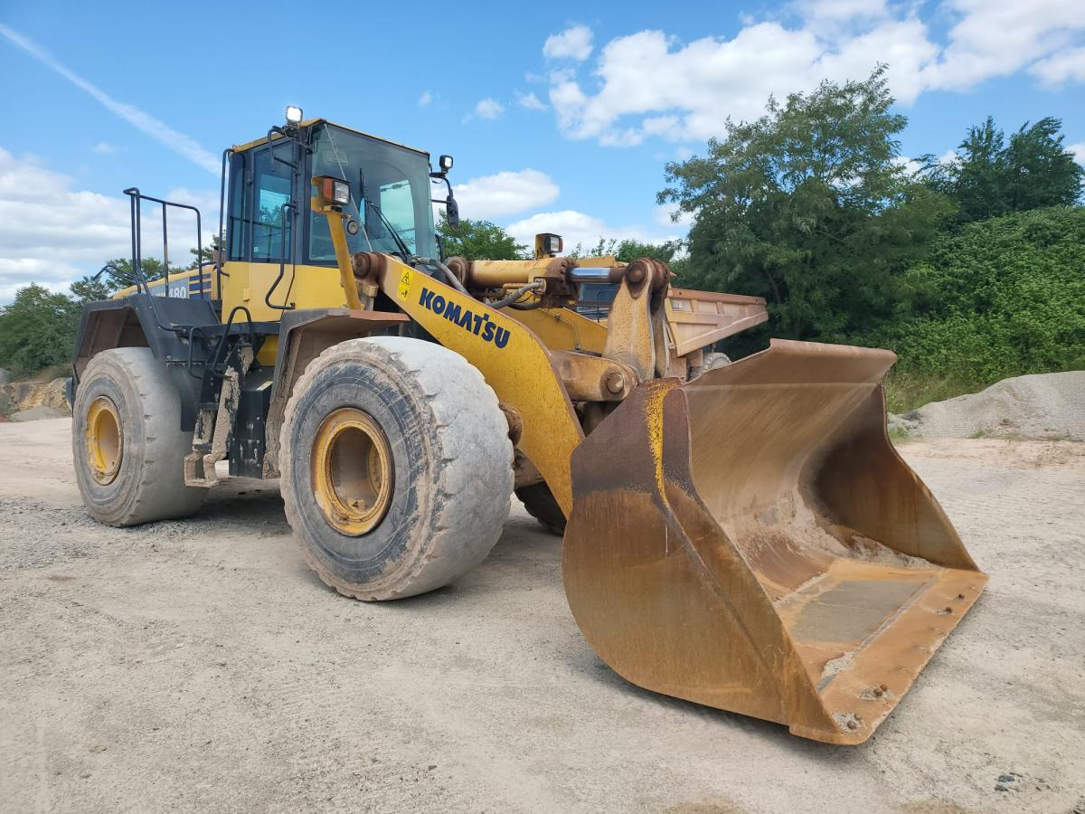 Komatsu WA480-6 - Gumikerekes homlokrakodó: 1 kép. Komatsu WA480-6 - Gumikerekes homlokrakodó: 1 kép.