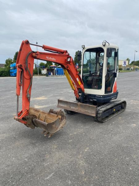 Kubota Series U 25.3 - Minikotró: 1 kép. Kubota Series U 25.3 - Minikotró: 1 kép.
