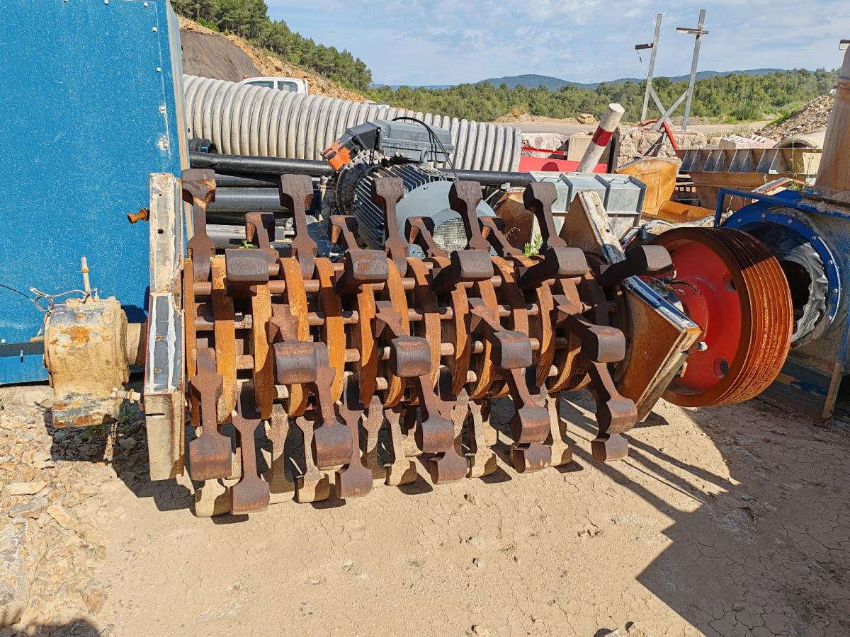 Sandvik GM420-14 - Röpítő törő: 2 kép. Sandvik GM420-14 - Röpítő törő: 2 kép.