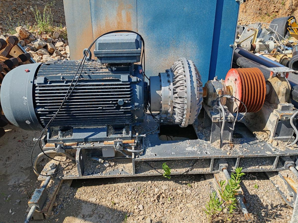 Sandvik GM420-14 - Röpítő törő: 1 kép. Sandvik GM420-14 - Röpítő törő: 1 kép.