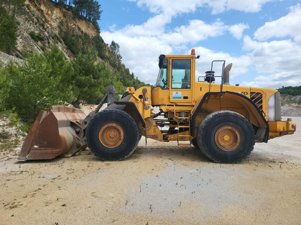 Volvo L 150 E - Gumikerekes homlokrakodó: 2 kép. Volvo L 150 E - Gumikerekes homlokrakodó: 2 kép.