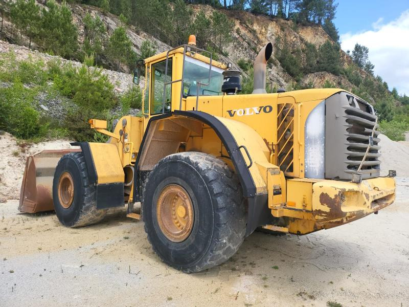 Volvo L 150 E - Gumikerekes homlokrakodó: 3 kép. Volvo L 150 E - Gumikerekes homlokrakodó: 3 kép.
