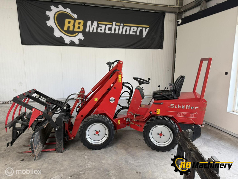 Schäffer 217 S - Gumikerekes homlokrakodó: 1 kép. Schäffer 217 S - Gumikerekes homlokrakodó: 1 kép.