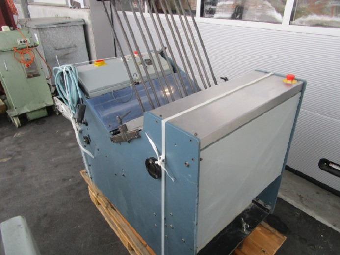 AUSLAGE MIT PRESSSTATION LEGA 55 - Nyomdagép: 4 kép. AUSLAGE MIT PRESSSTATION LEGA 55 - Nyomdagép: 4 kép.