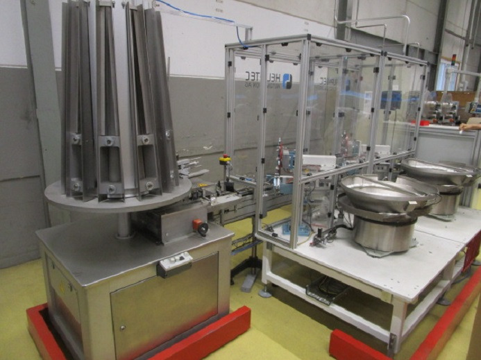 DECKEL ETIKETTIER ANLAGE SCHLEUTER GU 2 DO MIT 2xLÖFFELEINLEGESTATIONEN - Csomagológép: 1 kép. DECKEL ETIKETTIER ANLAGE SCHLEUTER GU 2 DO MIT 2xLÖFFELEINLEGESTATIONEN - Csomagológép: 1 kép.