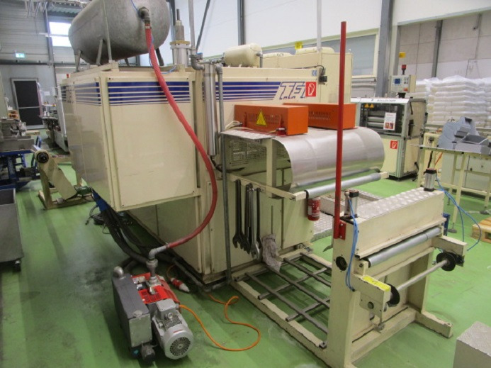 THERMOFORMMASCHINE TFT IMC 5030 (MIT WERKZEUGEN) - Ipari gép: 4 kép. THERMOFORMMASCHINE TFT IMC 5030 (MIT WERKZEUGEN) - Ipari gép: 4 kép.