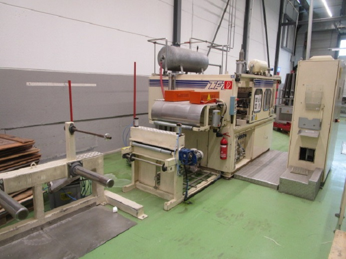 THERMOFORMMASCHINE TFT IMC 5030 (MIT WERKZEUGEN) - Ipari gép: 2 kép. THERMOFORMMASCHINE TFT IMC 5030 (MIT WERKZEUGEN) - Ipari gép: 2 kép.