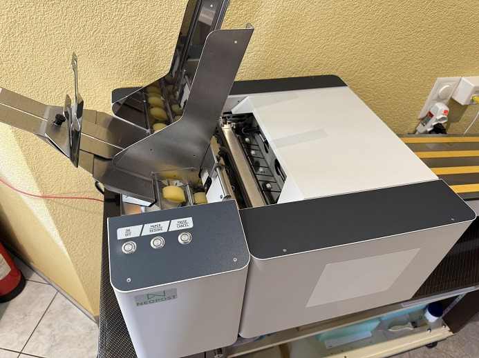 KUVERTIERMASCHINE NEOPOST AS 970 C - Nyomdagép: 2 kép. KUVERTIERMASCHINE NEOPOST AS 970 C - Nyomdagép: 2 kép.