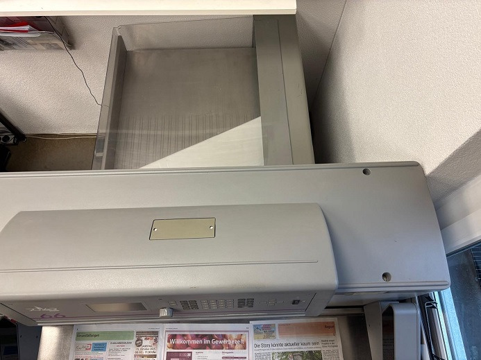 POLAR 66 - Papírvágó gép: 3 kép. POLAR 66 - Papírvágó gép: 3 kép.