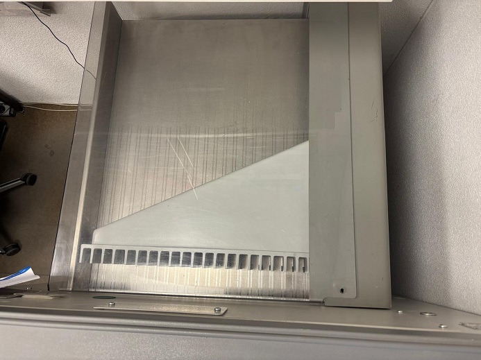 POLAR 66 - Papírvágó gép: 4 kép. POLAR 66 - Papírvágó gép: 4 kép.