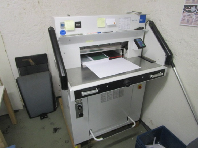 STAPELSCHNEIDER EBA 5560 - Papírvágó gép: 2 kép. STAPELSCHNEIDER EBA 5560 - Papírvágó gép: 2 kép.