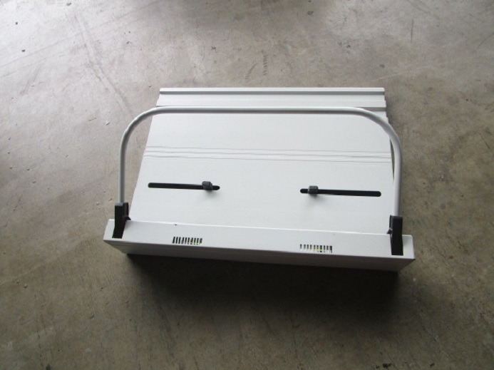 TISCH-PLATTENSTANZE G2.090.9041/03 FÜR SM 52 - Nyomdagép: 2 kép. TISCH-PLATTENSTANZE G2.090.9041/03 FÜR SM 52 - Nyomdagép: 2 kép.