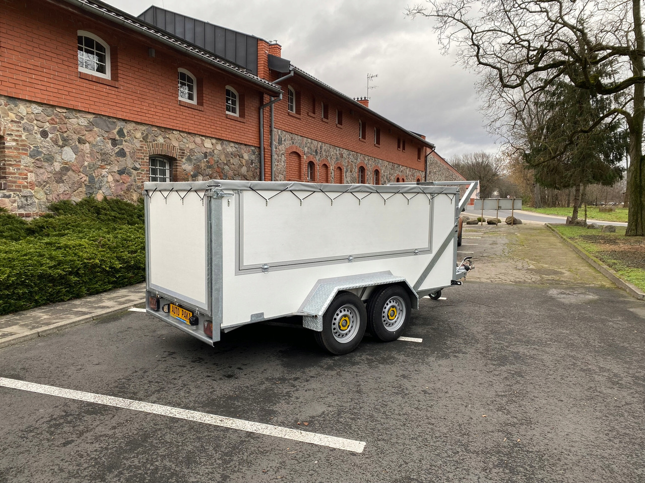 PRZYCZEPA DO PRZEWOZU ŚWIŃ / BYDŁA, DMC 2700 / TRAILER FOR TRANSPORTING PIGS / CATTLE, DMC 2700 - Pótkocsi állatszállító: 2 kép. PRZYCZEPA DO PRZEWOZU ŚWIŃ / BYDŁA, DMC 2700 / TRAILER FOR TRANSPORTING PIGS / CATTLE, DMC 2700 - Pótkocsi állatszállító: 2 kép.