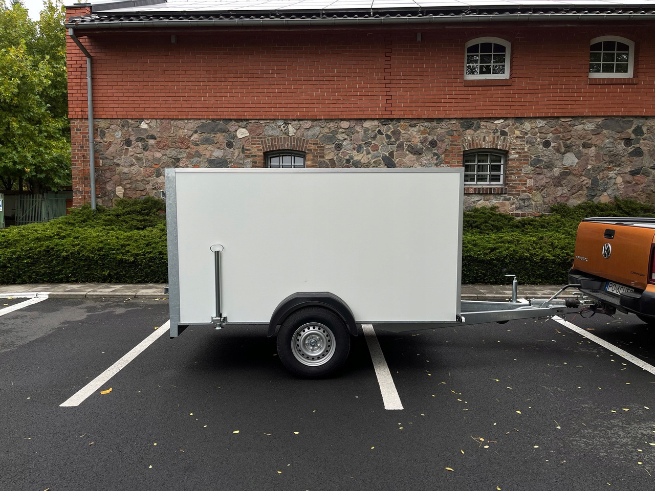 PRZYCZEPA KONTENER CARGO BOX 2,6 x 1,5 ZABUDOWANA / CARGO CONTAINER TRAILER BOX 2.6 x 1.5 ENCLOSED - Pótkocsi dobozos: 3 kép. PRZYCZEPA KONTENER CARGO BOX 2,6 x 1,5 ZABUDOWANA / CARGO CONTAINER TRAILER BOX 2.6 x 1.5 ENCLOSED - Pótkocsi dobozos: 3 kép.