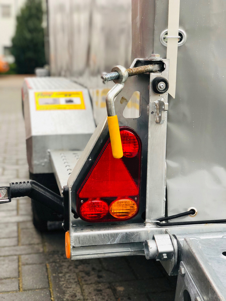 PRZYCZEPA LAWETA DO MINIKOPARKI ŻURAWIA Z PLANDEKĄ / MINI EXCAVATOR CRANE TRANSPORTER TRAILER WITH TARPAULIN - Gépszállító utánfutó: 5 kép. PRZYCZEPA LAWETA DO MINIKOPARKI ŻURAWIA Z PLANDEKĄ / MINI EXCAVATOR CRANE TRANSPORTER TRAILER WITH TARPAULIN - Gépszállító utánfutó: 5 kép.