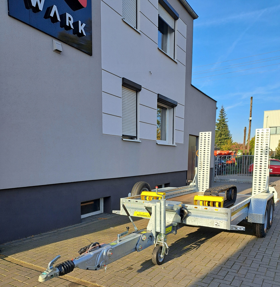 PRZYCZEPA WARK KHD DO MINIKOPARKI KOPARKI REGULOWANY DYSZEL DMC 3500 / WARK KHD TRAILER FOR MINI EXCAVATOR WITH ADJUSTABLE DRAWBAR DMC 3500 - Gépszállító utánfutó: 4 kép. PRZYCZEPA WARK KHD DO MINIKOPARKI KOPARKI REGULOWANY DYSZEL DMC 3500 / WARK KHD TRAILER FOR MINI EXCAVATOR WITH ADJUSTABLE DRAWBAR DMC 3500 - Gépszállító utánfutó: 4 kép.