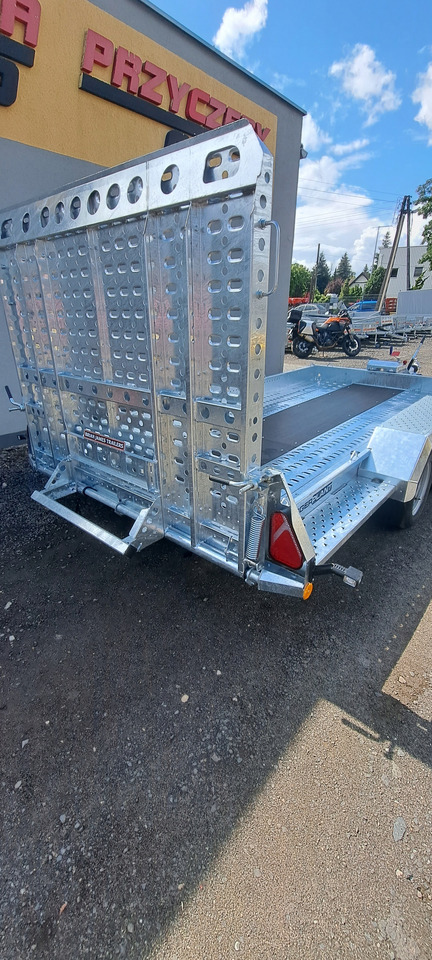 PRZYCZEPA Z RAMPĄ POD KOPARKĘ DO MINIKOPARKI 3500 / TRAILER WITH RAMPS FOR EXCAVATOR MINI EXCAVATOR 3500 - Gépszállító utánfutó: 4 kép. PRZYCZEPA Z RAMPĄ POD KOPARKĘ DO MINIKOPARKI 3500 / TRAILER WITH RAMPS FOR EXCAVATOR MINI EXCAVATOR 3500 - Gépszállító utánfutó: 4 kép.