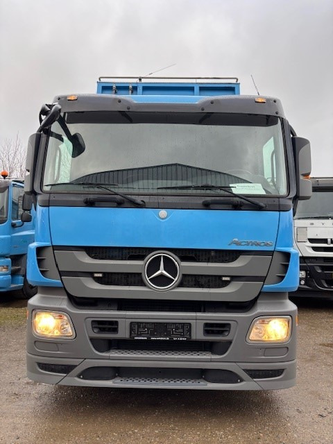 Mercedes VacuDrain 1372 - Szippantós autó: 2 kép. Mercedes VacuDrain 1372 - Szippantós autó: 2 kép.