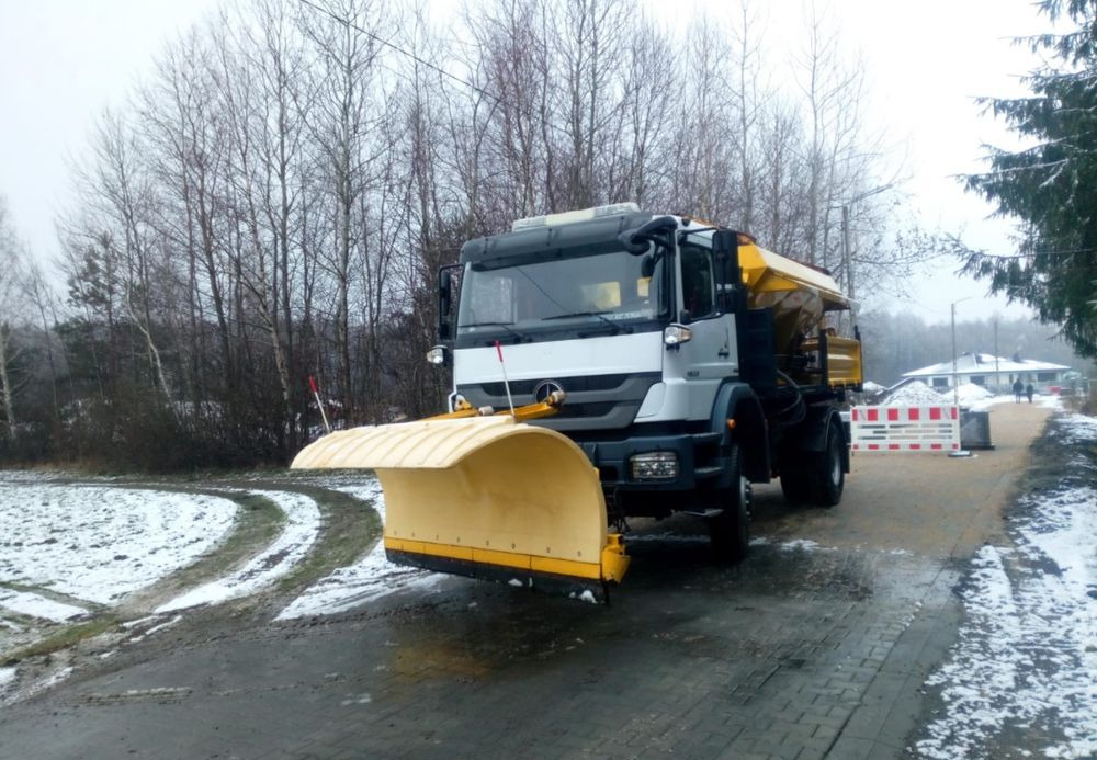 Mercedes-Benz Axor 1824 - Hóeltakarító gép: 1 kép. Mercedes-Benz Axor 1824 - Hóeltakarító gép: 1 kép.