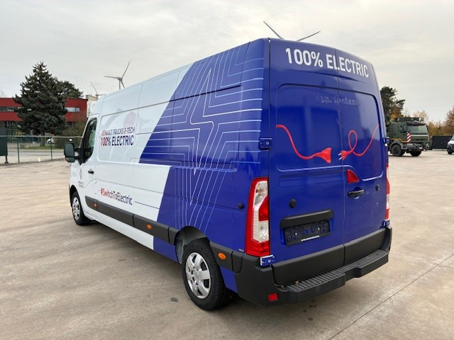 Renault Master - Kisteherautó, Elektromos kisteherautó: 4 kép. Renault Master - Kisteherautó, Elektromos kisteherautó: 4 kép.