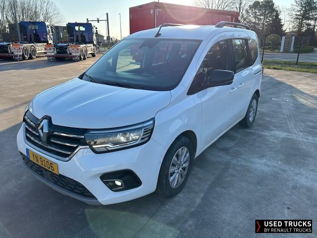 Renault Trucks Kangoo - Nyergesvontató: 1 kép. Renault Trucks Kangoo - Nyergesvontató: 1 kép.