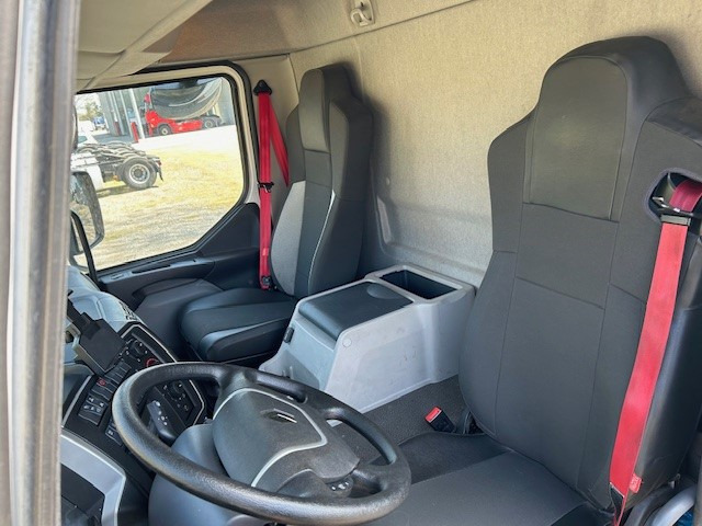 Renault Trucks D - Teherautó: 5 kép. Renault Trucks D - Teherautó: 5 kép.