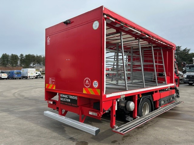Renault Trucks D - Teherautó: 3 kép. Renault Trucks D - Teherautó: 3 kép.
