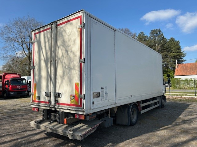 Renault Trucks D - Teherautó: 3 kép. Renault Trucks D - Teherautó: 3 kép.