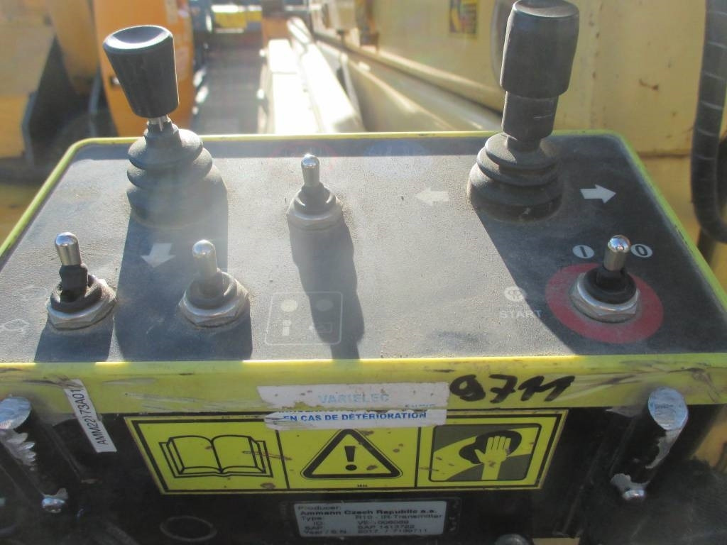 Úthenger Ammann ARR 1575: 9 kép.