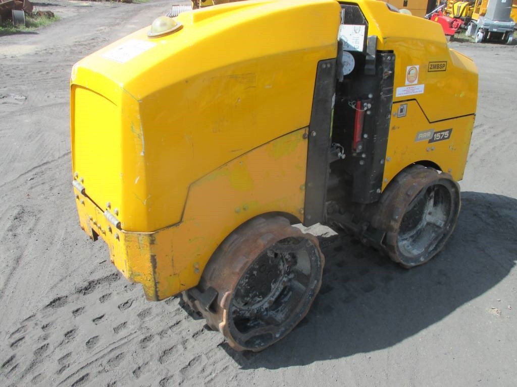 Ammann ARR 1575 - Talajtömörítő: 2 kép. Ammann ARR 1575 - Talajtömörítő: 2 kép.