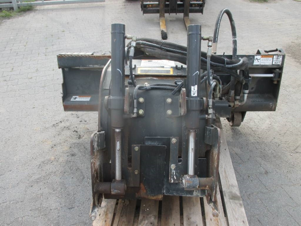 Bobcat 18 PLA - Szkréper: 5 kép. Bobcat 18 PLA - Szkréper: 5 kép.