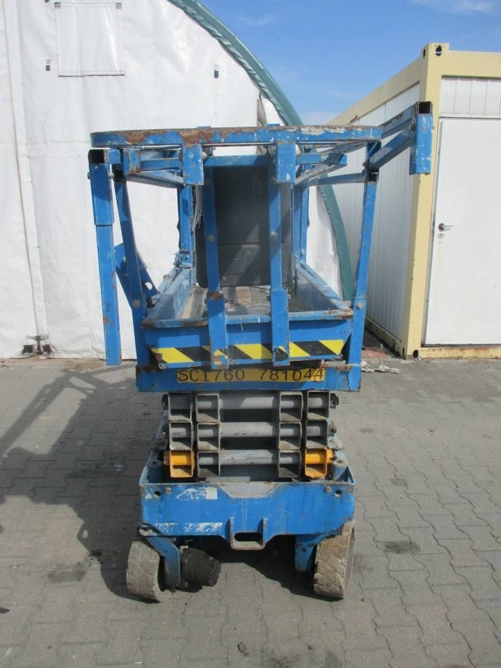Genie GS 1932 - Ollós emelő: 3 kép. Genie GS 1932 - Ollós emelő: 3 kép.