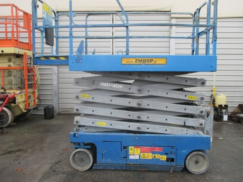 Genie GS 3246 - Ollós emelő: 1 kép. Genie GS 3246 - Ollós emelő: 1 kép.