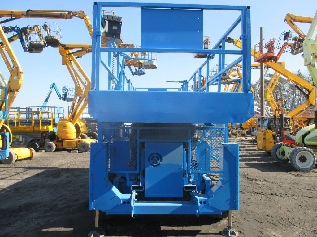 Genie GS 4390 RT - Ollós emelő: 3 kép. Genie GS 4390 RT - Ollós emelő: 3 kép.
