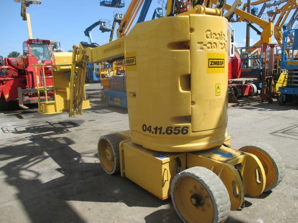 Genie Z 30/20 N RJ - Személyemelő: 5 kép. Genie Z 30/20 N RJ - Személyemelő: 5 kép.