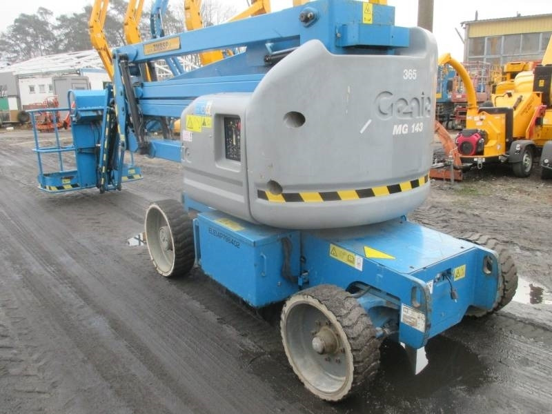 Genie Z 40/23 N - Személyemelő: 4 kép. Genie Z 40/23 N - Személyemelő: 4 kép.