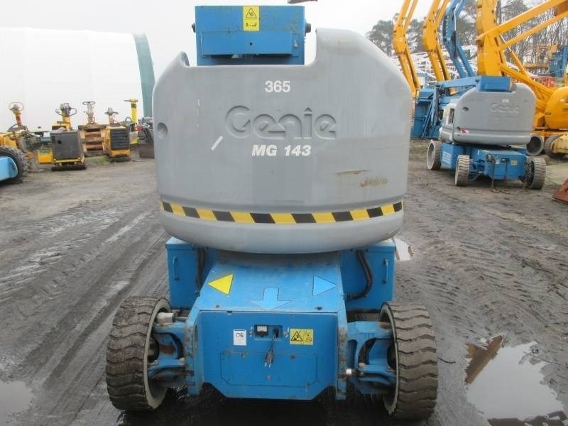 Genie Z 40/23 N - Személyemelő: 3 kép. Genie Z 40/23 N - Személyemelő: 3 kép.