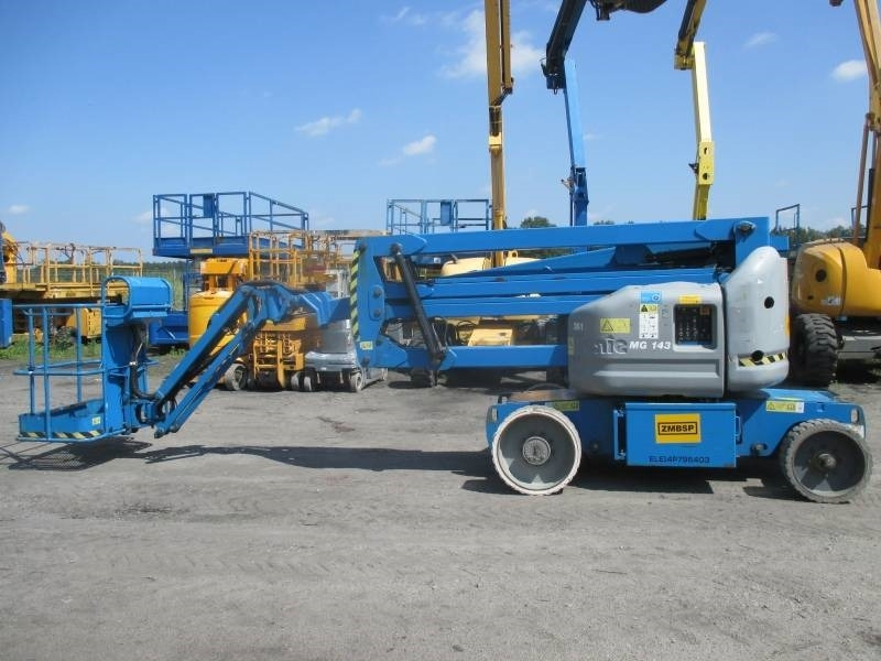 Genie Z 40/23 N RJ - Személyemelő: 2 kép. Genie Z 40/23 N RJ - Személyemelő: 2 kép.