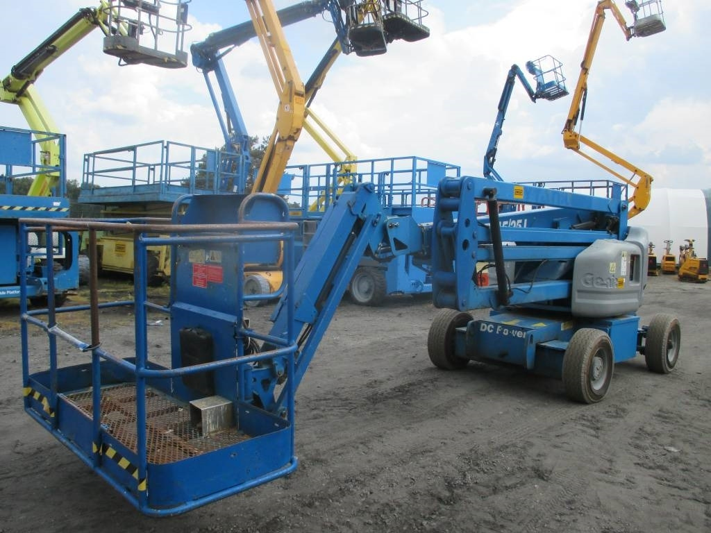 Genie Z 45/25 J DC - Személyemelő: 5 kép. Genie Z 45/25 J DC - Személyemelő: 5 kép.