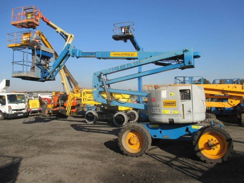 Genie Z 45/25 RT - Személyemelő: 1 kép. Genie Z 45/25 RT - Személyemelő: 1 kép.