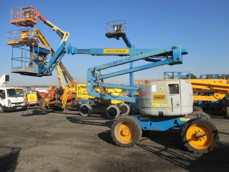 Genie Z 45/25 RT - Személyemelő: 1 kép. Genie Z 45/25 RT - Személyemelő: 1 kép.