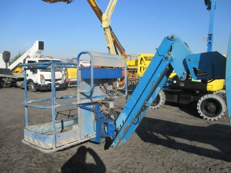 Genie Z 45/25 RT - Személyemelő: 4 kép. Genie Z 45/25 RT - Személyemelő: 4 kép.