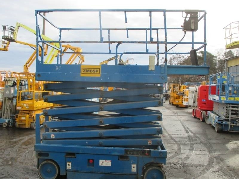 Haulotte Compact 14  - Ollós emelő: 5 kép. Haulotte Compact 14  - Ollós emelő: 5 kép.