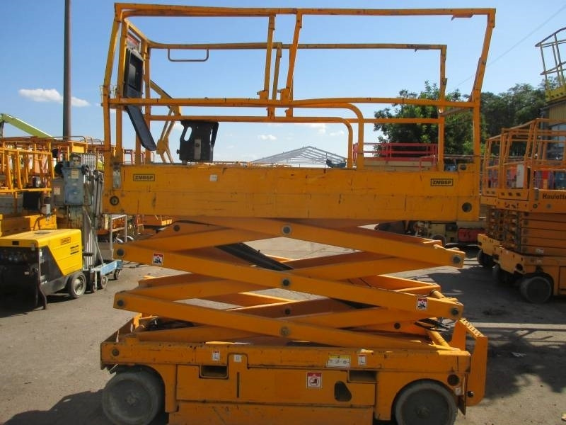 Haulotte Compact 8 - Ollós emelő: 5 kép. Haulotte Compact 8 - Ollós emelő: 5 kép.