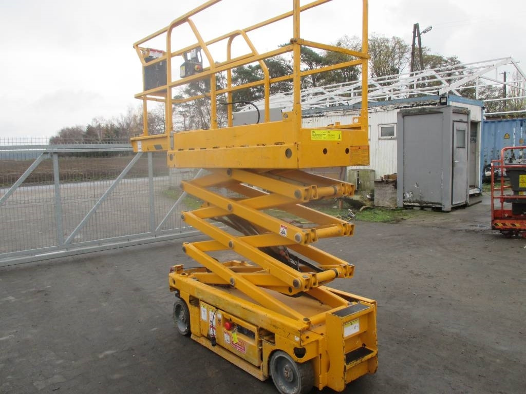 Haulotte Optimum 8 - Ollós emelő: 4 kép. Haulotte Optimum 8 - Ollós emelő: 4 kép.