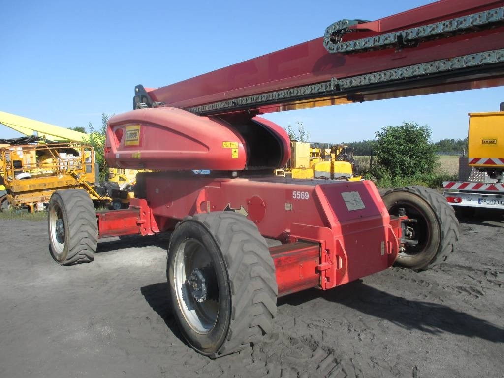 JLG 1200 SJP - Teleszkópos emelő: 3 kép. JLG 1200 SJP - Teleszkópos emelő: 3 kép.