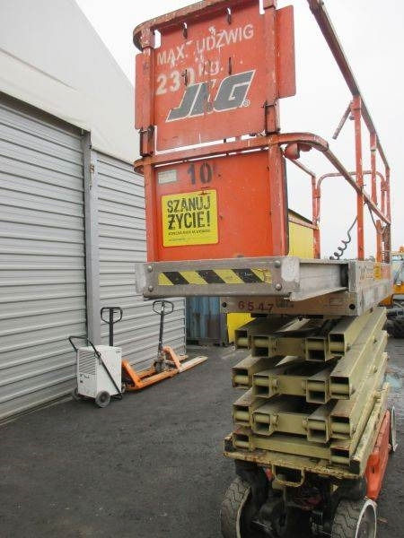 JLG 2630 ES - Ollós emelő: 3 kép. JLG 2630 ES - Ollós emelő: 3 kép.