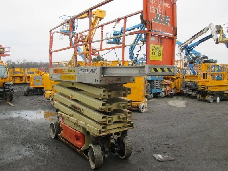 JLG 2630 ES - Ollós emelő: 4 kép. JLG 2630 ES - Ollós emelő: 4 kép.