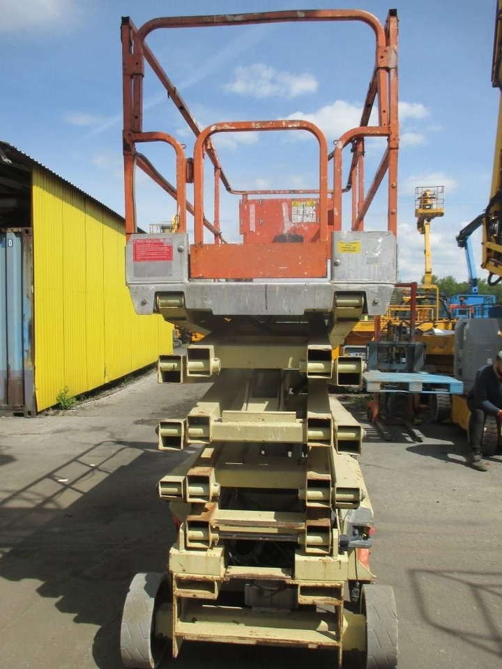 JLG 2646 ES - Ollós emelő: 3 kép. JLG 2646 ES - Ollós emelő: 3 kép.